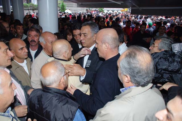 Alpaslan Dikmen i Son Yolculuğuna Uğurladık GALATASARAY ORG