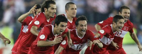 TÜRKİYE YARI FİNALDE!