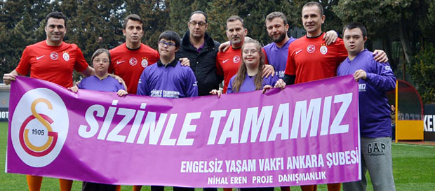 Efsane Oyuncularımızdan Down Sendromlu Çocuklara Büyük Destek 
