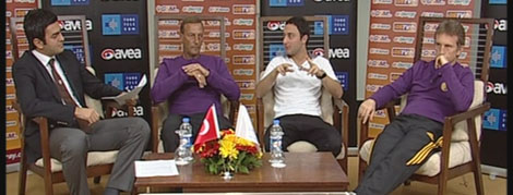 Neeskens ve  Pujol Avea Kamp Günlüğü'nde