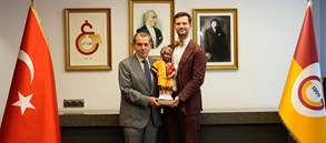 Belçika İstanbul Başkonsolos Yardımcısı ve Konsolosu Martin Duruisseau’dan Başkanımız Dursun Aydın Özbek’e ziyaret 