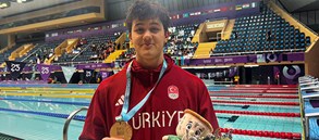 Yüzücümüz Ahmet Mete Boylu’dan altın madalya ve rekor!
