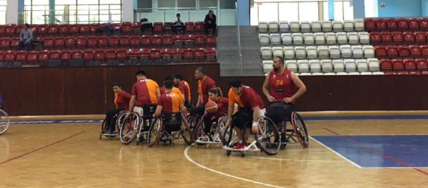 İzmir Büyükşehir Belediye 72 – 53 Galatasaray
