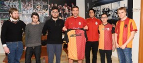 Espor takımı futbol takımıyla buluştu