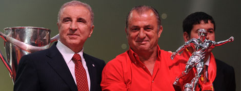 Başkan Ünal Aysal Fatih Terim'e Efsane Ödülünü Verdi