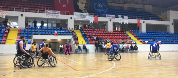 Galatasaray 56 - 73 İzmir Büyükşehir Belediye