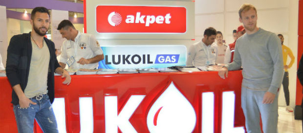 Galatasaraylı Futbolcular Petroleum İstanbul'da