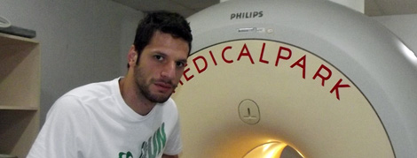 Hakan Balta Medical Park Hastanesi'nde MR Çektirdi