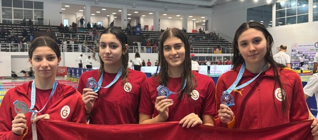 Türkiye Kulüpler Arası Kısa Kulvar Yıldız, Genç ve Açık Yaş Yüzme Şampiyonası'nın birinci gününde başarılı sonuçlar