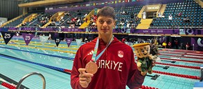 Yüzücümüz Mert Hatipoğlu’ndan bronz madalya!
