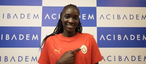 Teja Oblak, Awak Kuier ve Dorka Juhasz İstanbul’da