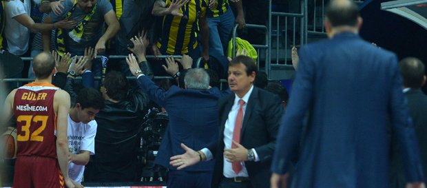 Ergin Ataman: Burada yaşananları kınıyorum
