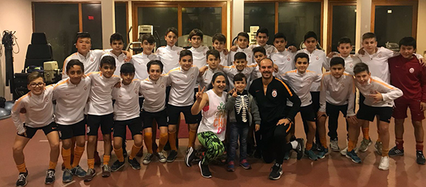 Futbol Akademisi'nde zumba egitimi