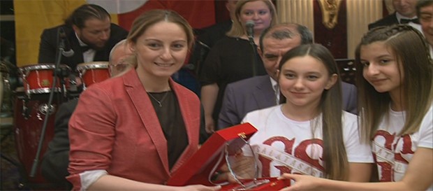 Voleybol şubesi yemekte bir araya geldi
