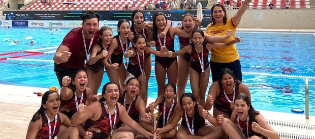 Galatasaray U13 Kadın Sutopu Takımımız namağlup Türkiye şampiyonu!