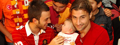 Cana ve Emre, Gaziantep Galatasaray Store'daydı