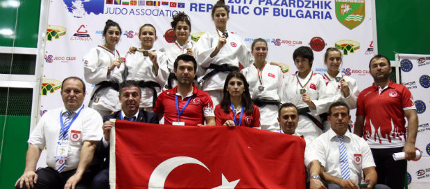 Merve Taş ve Melisa Çakmaklı’dan gümüş madalya 