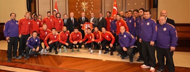 Futbol Takımımızdan Cumhurbaşkanına Ziyaret