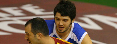 Eren Beyaz Galatasaray Cafe Crown'da