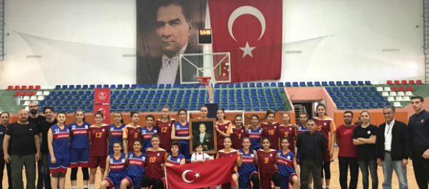Yıldız kız | Galatasaray 84-30 Çerkezköy Belediye