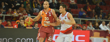 Carlos Arroyo Yeni Sezonda da Parçalı Formayla Sahada