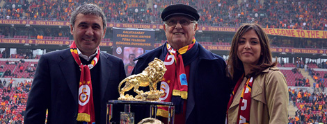 Gheorghe Hagi Türk Telekom Arena'daydı