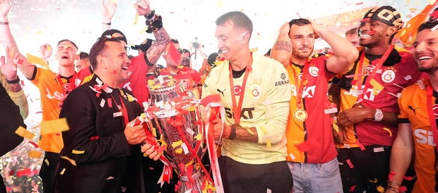 ŞAMPİYONLUK BİZİM, KUPA BİZİM!