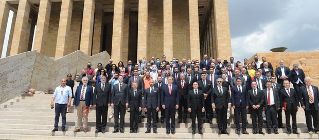 Başkan Burak Elmas ve Yönetim Kurulu Atamızın huzurunda 