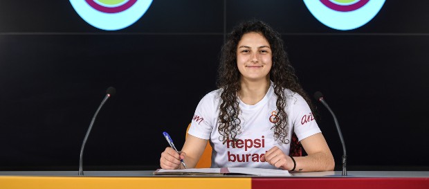 Zehra Yılmaz Galatasaray Hepsiburada’da!