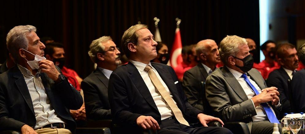 Başkan Burak Elmas: “Cezalarda her takım için adalet istiyoruz”