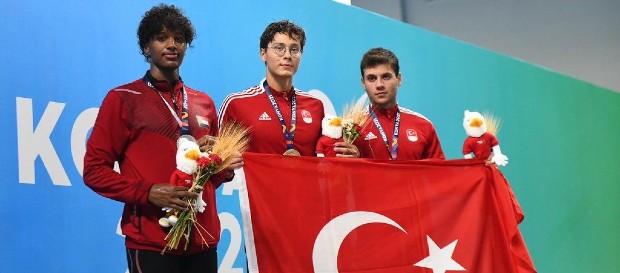 Yüzücümüz Berke Saka’dan 5. İslami Dayanışma Oyunları’nda altın madalya
