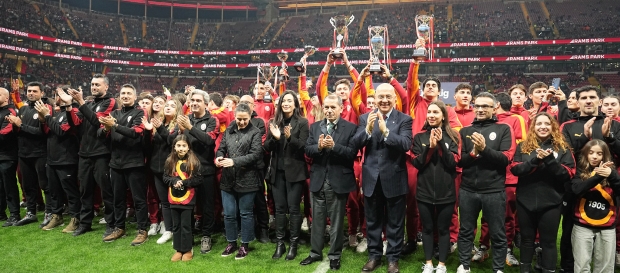 Türkiye şampiyonu yüzücülerimiz Rams Park’ta