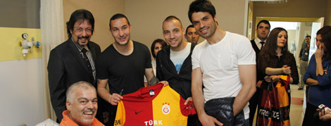 Futbolcularımızdan Anlamlı Ziyaret