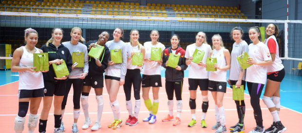 Voleybolcularımızın 8 Mart Dünya Kadınlar Günü kutlandı