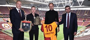 Kulübümüzden Wolfsburg maçı öncesi dostluk yemeği
