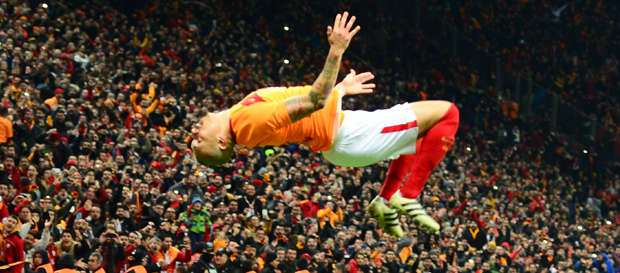 “İmparator geri döndü”