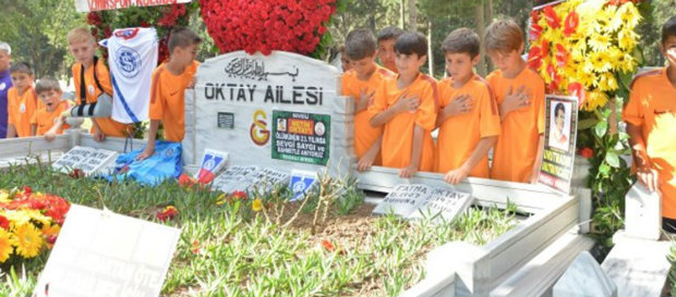 Metin Oktay Kabri Başında Anılacak