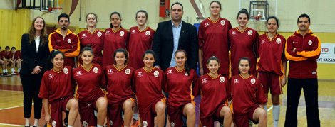 Yıldız Kızlarda Finaldeyiz