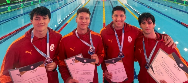 4x100m Serbest Bayrak takımımızdan yeni Türkiye rekoru