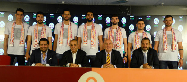 Erkek Voleybol Takımımızda 7 imza