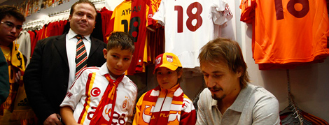 Ayhan Akman Ankamall Galatasaray Store'daydı
