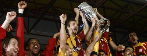 ŞAMPİYONLUK KUPASI GALATASARAY STOREDA!