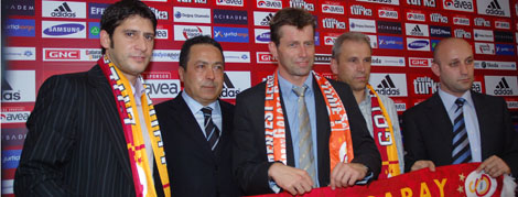 İmza Töreni: Michael Skibbe