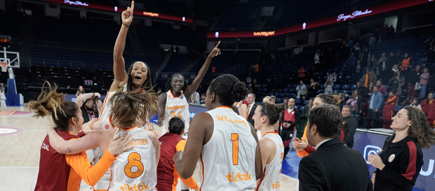Sarayın Sultanları Avrupa'da yarı finalde!