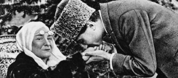 Anneler Günü Kutlu Olsun