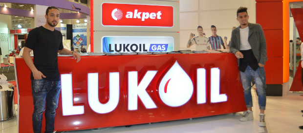 Telles ve Tarık Çamdal Lukoil Standını Ziyaret Etti