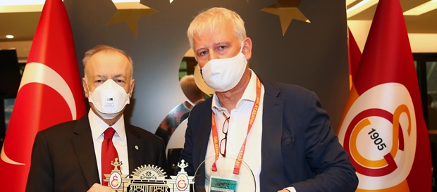 Hajduk Split maçı öncesi dostluk yemeği