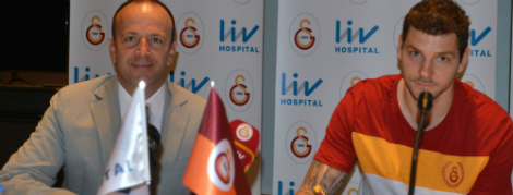 Vladimir Micov İçin İmza Töreni Düzenlendi
