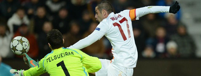 Burak Yılmaz UEFA Haftanın Takımına Seçildi