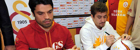 Gökhan Zan ve Aydın Yılmaz Galatasaray Store'daydı